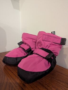 MEC Booties -Children Pink & Black SZ Small (child size 4-6)